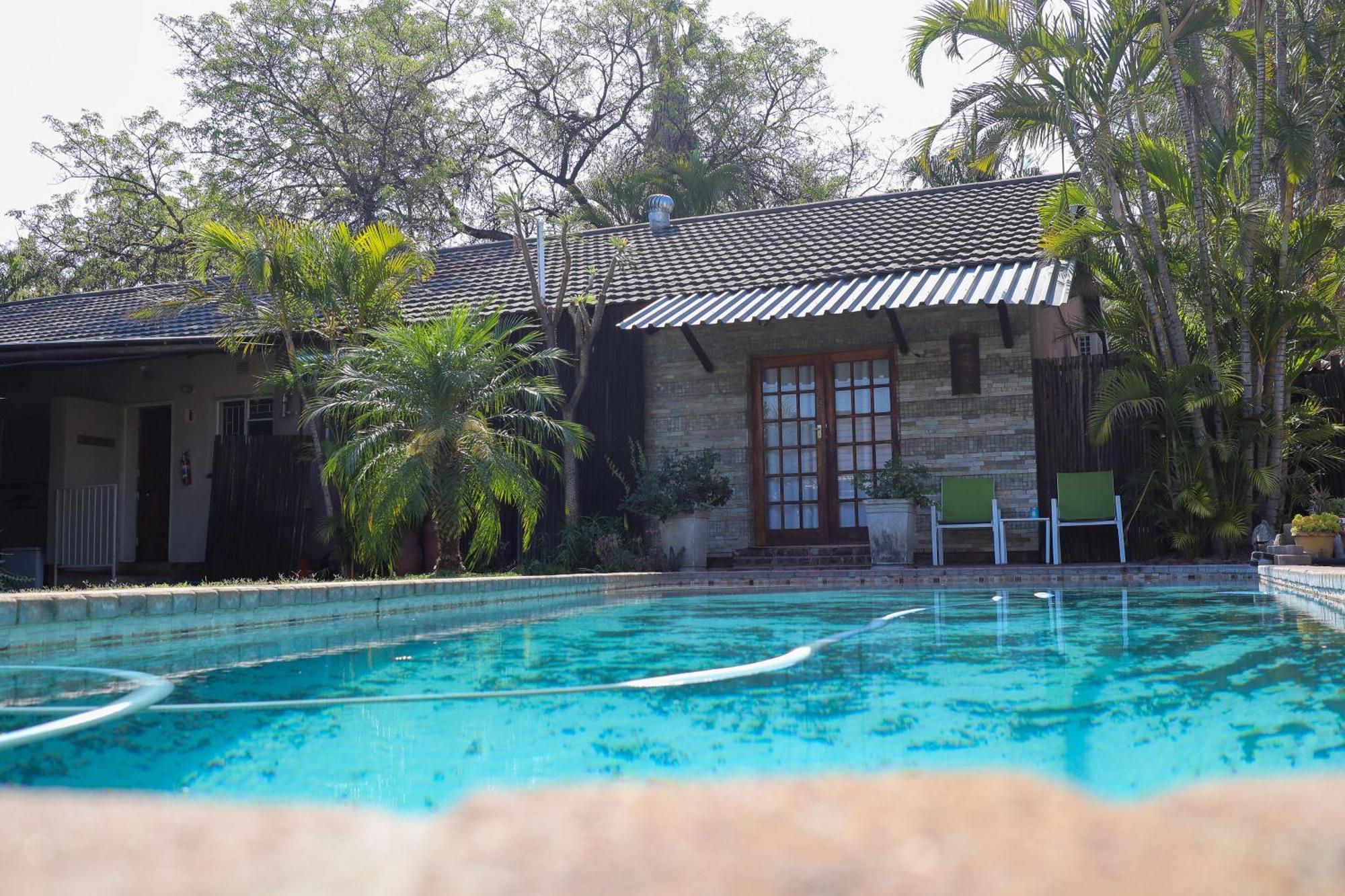 A Traveller'S Palm Hotel Phalaborwa Exterior photo