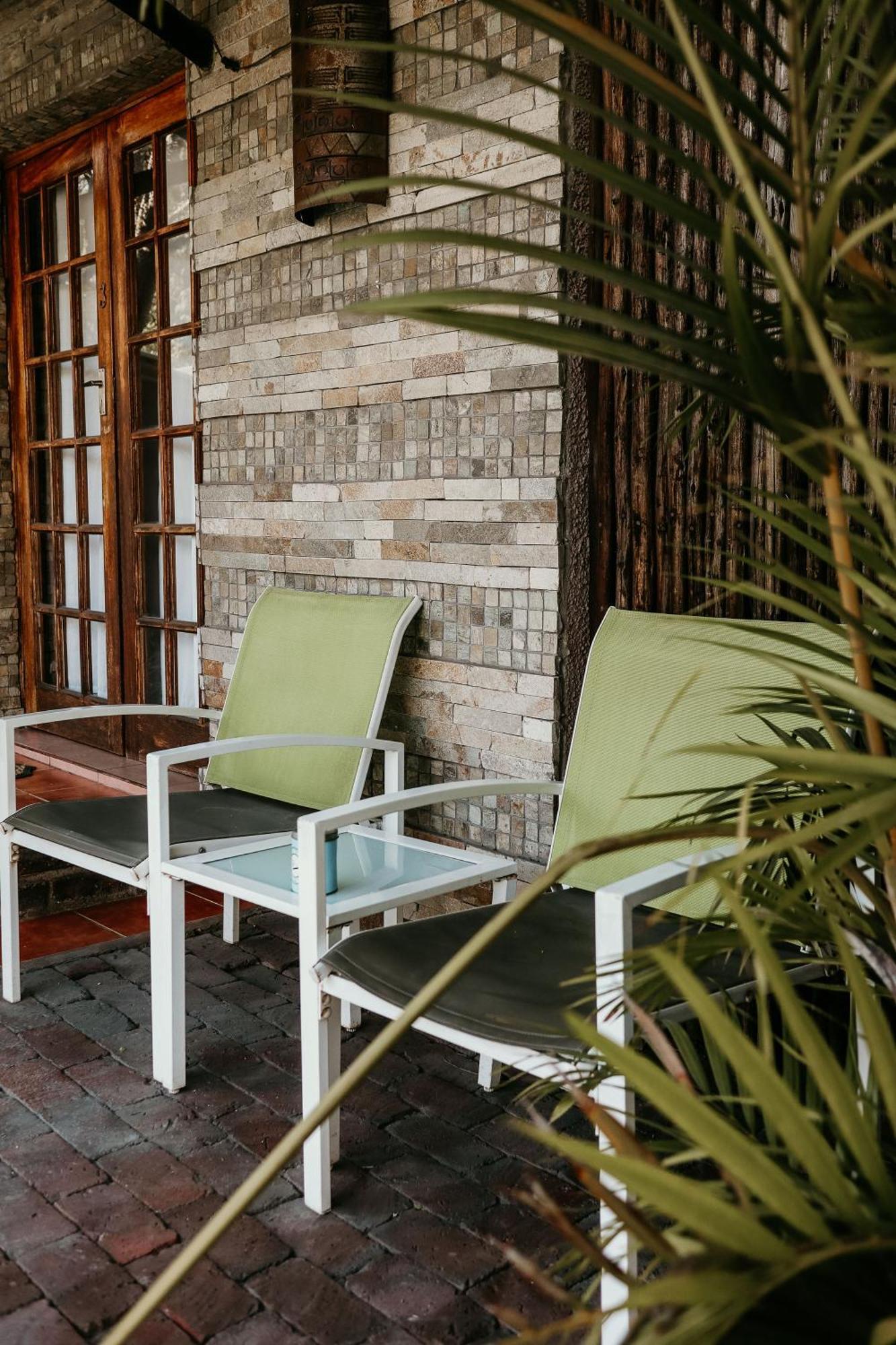 A Traveller'S Palm Hotel Phalaborwa Exterior photo
